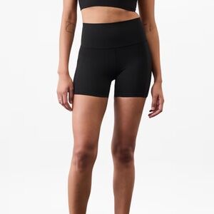 Salutation Stash High Rise 5" Short NEW WITH TAGS (Medium/ Black)